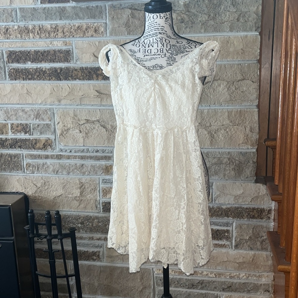 American Eagle Outfitters XXS off white lace dress